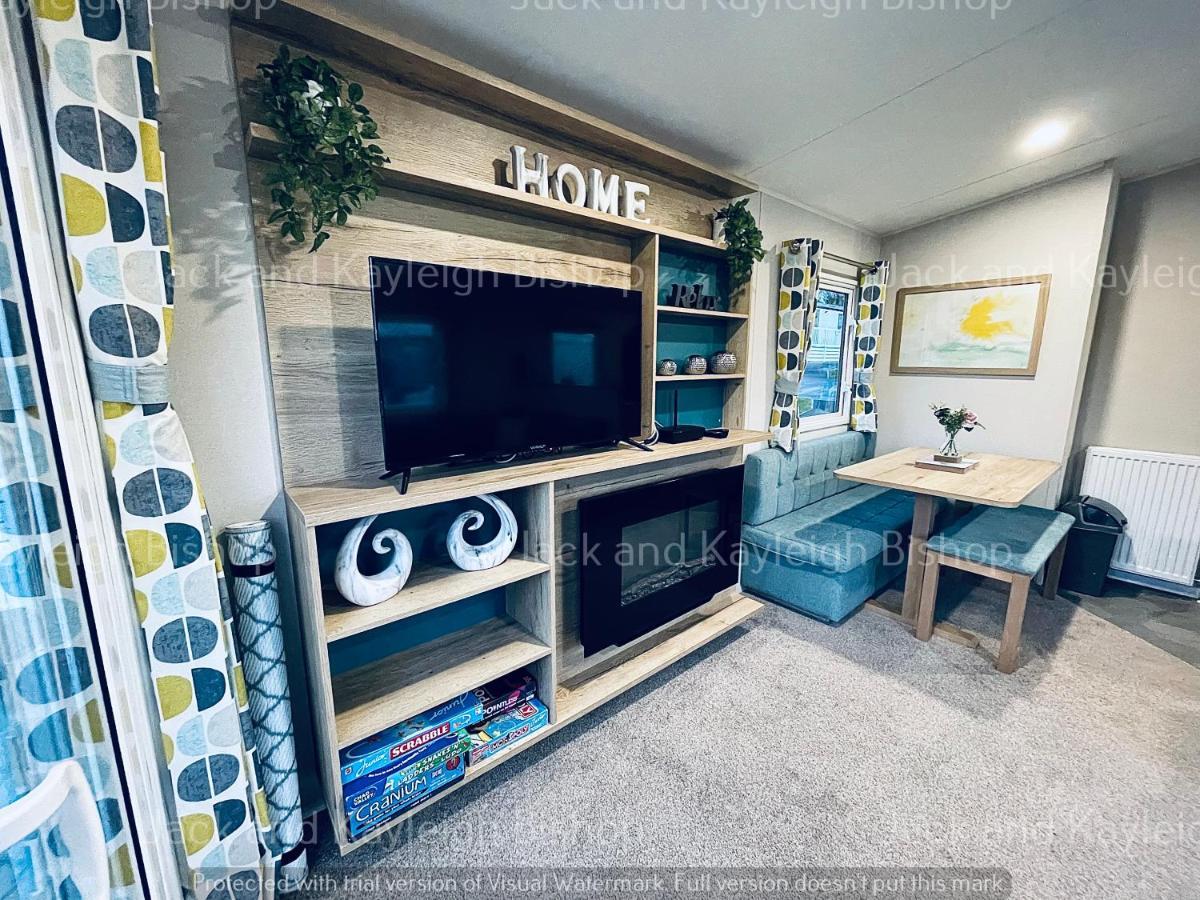 3-Bedroom Holiday Home With Valley Views New Quay Exteriör bild