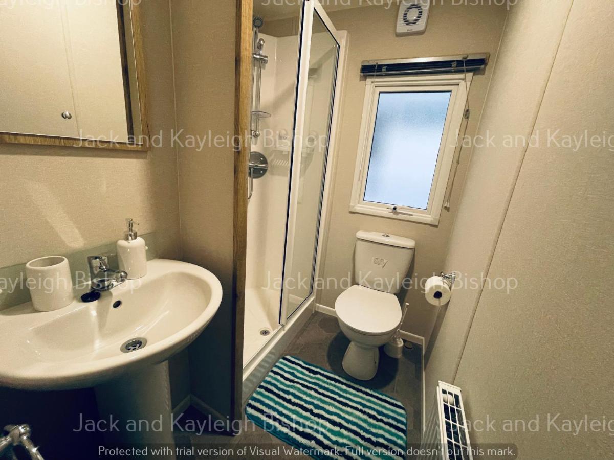 3-Bedroom Holiday Home With Valley Views New Quay Exteriör bild