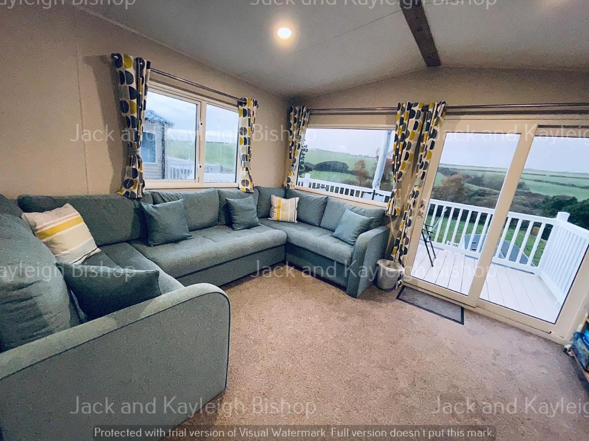 3-Bedroom Holiday Home With Valley Views New Quay Exteriör bild