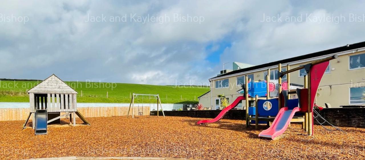 3-Bedroom Holiday Home With Valley Views New Quay Exteriör bild
